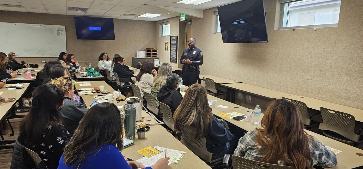 guttierez_john's tweet image. #LeadershipAcademy: Yesterday, I had the honor and privilege to speak with our community, sharing how we @CSUSBNews are transforming lives.
#RelationalPolicing #ChooseCSUSB #EngageAndCollaborate  #ItsWhatWeDo