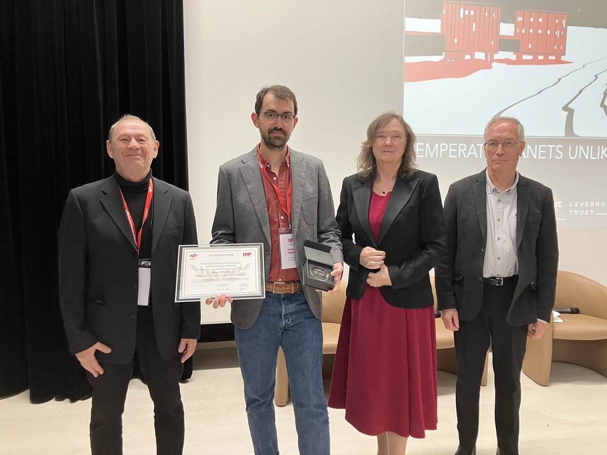Award ceremony of Amaury Triaud (@unibirmingham), laureate of the 2023 Holweck Prize given by the SFP & the @PhysicsNews At @ENS_ULM Congrats !
