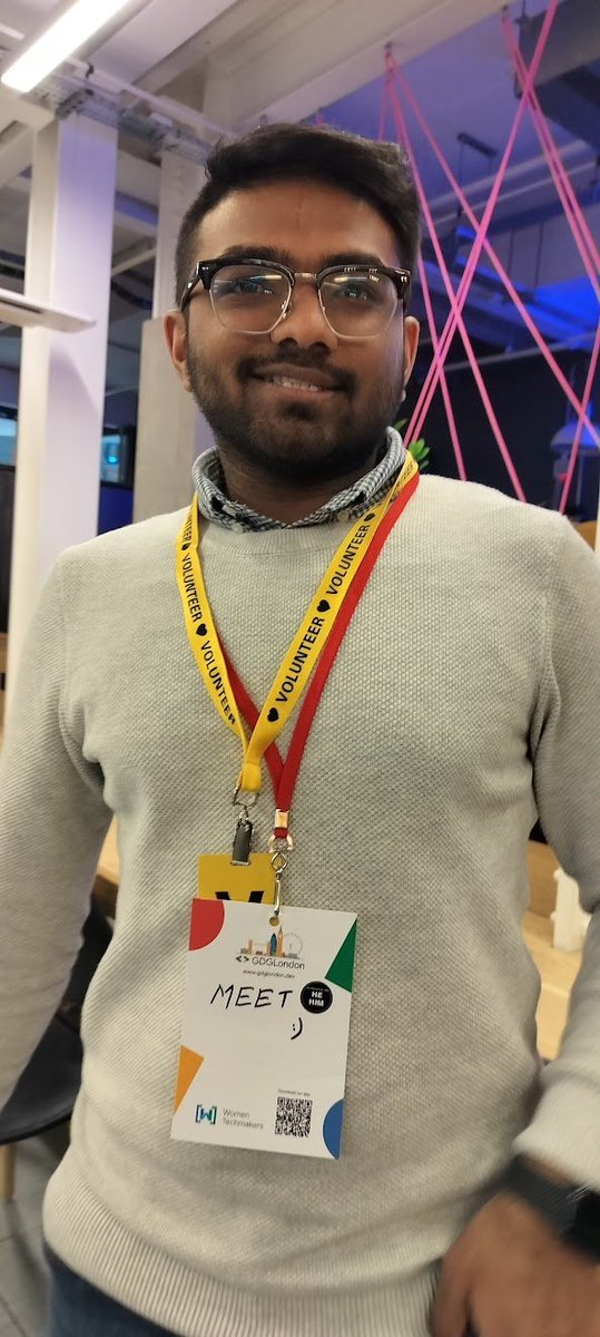 praveenscience's tweet photo. How can we not give credits to the amazing #volunteers who welcomed me with #swags? 🤩

Meet Meet (@BhoraniAmeet) and Manan (@MananSuthar18)! 👋🏻

@GDG_London #GDGLondon #WTMLondon #IWDLondon24 https://t.co/hhv87fQawD