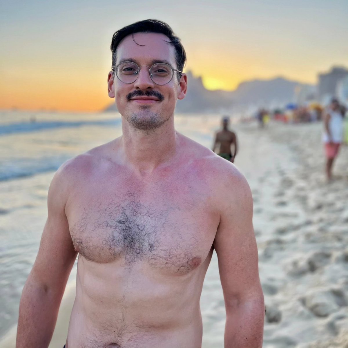 If you went to Ipanema beach at sunset and didn't pressgang your boyfriend into taking thirsty photos for you did you even go to Ipanema beach?