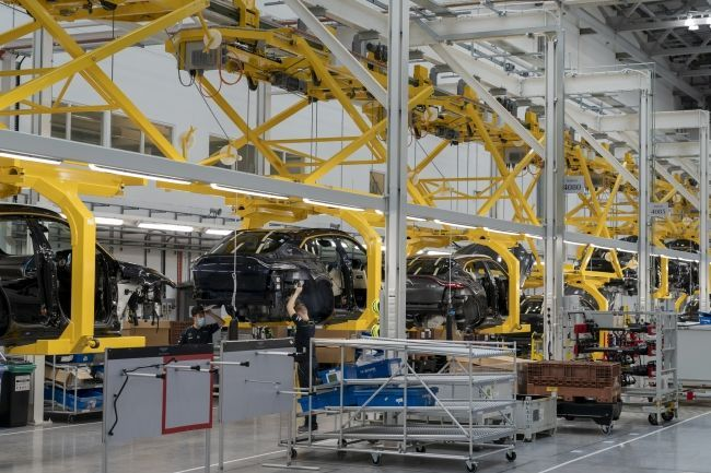 🇬🇧Another 1,800 reasons to love British manufacturing!

◾ Aston Martin is creating more than 400 new jobs at its Gaydon and St Athan plants to support the production of its next generation of sports cars and the DBX707 SUV.

◾ Rolls-Royce is creating 200 new jobs in Derby to