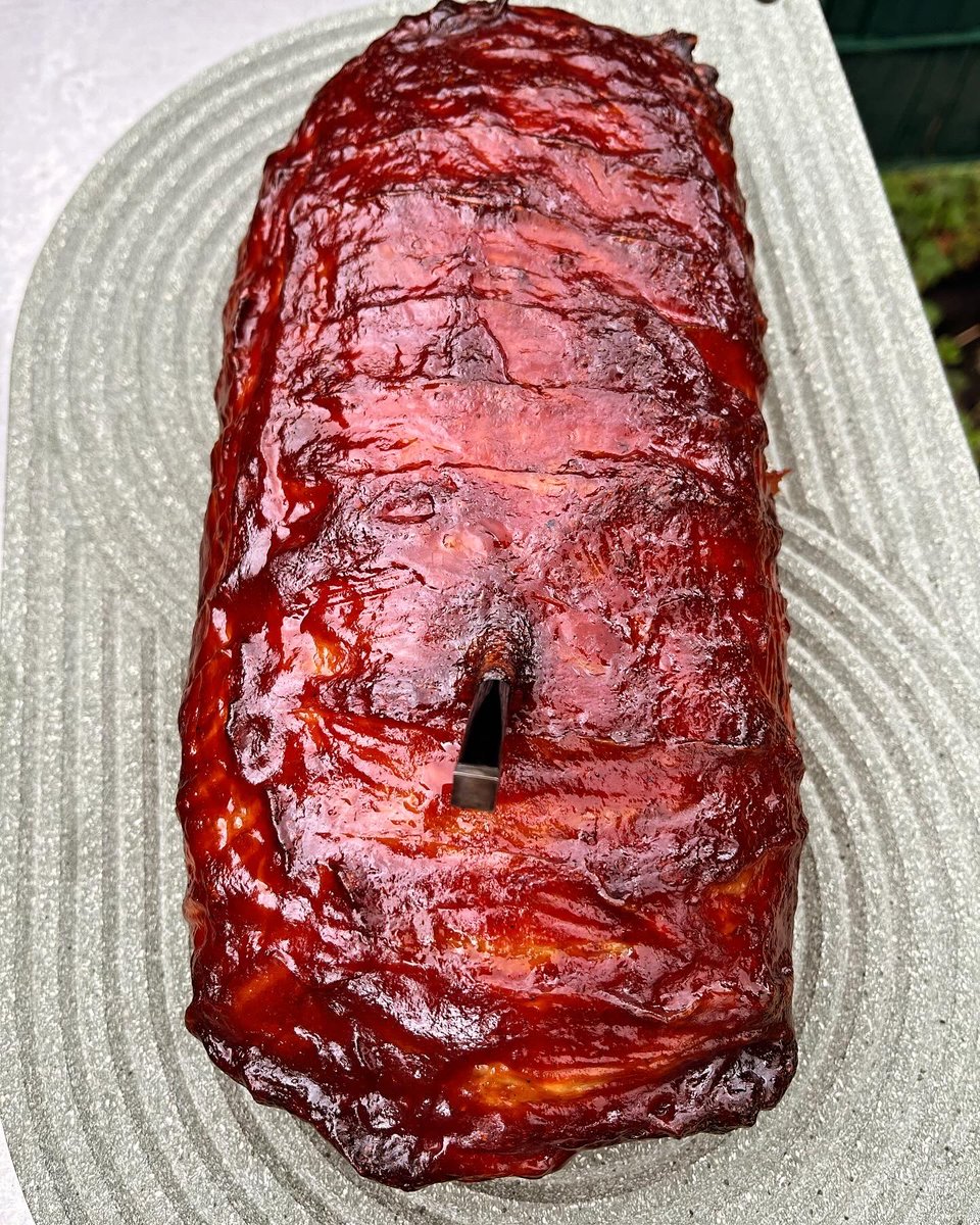 notfall_obi's tweet photo. Heute hab ich nach längerem wieder mal eine #baconbomb gemacht. Diesmal gefüllt mit Makkaroni , Spinat und Feta. 😋

#bacon geht halt immer beim #bbq 😄 https://t.co/mMvU3wyD23