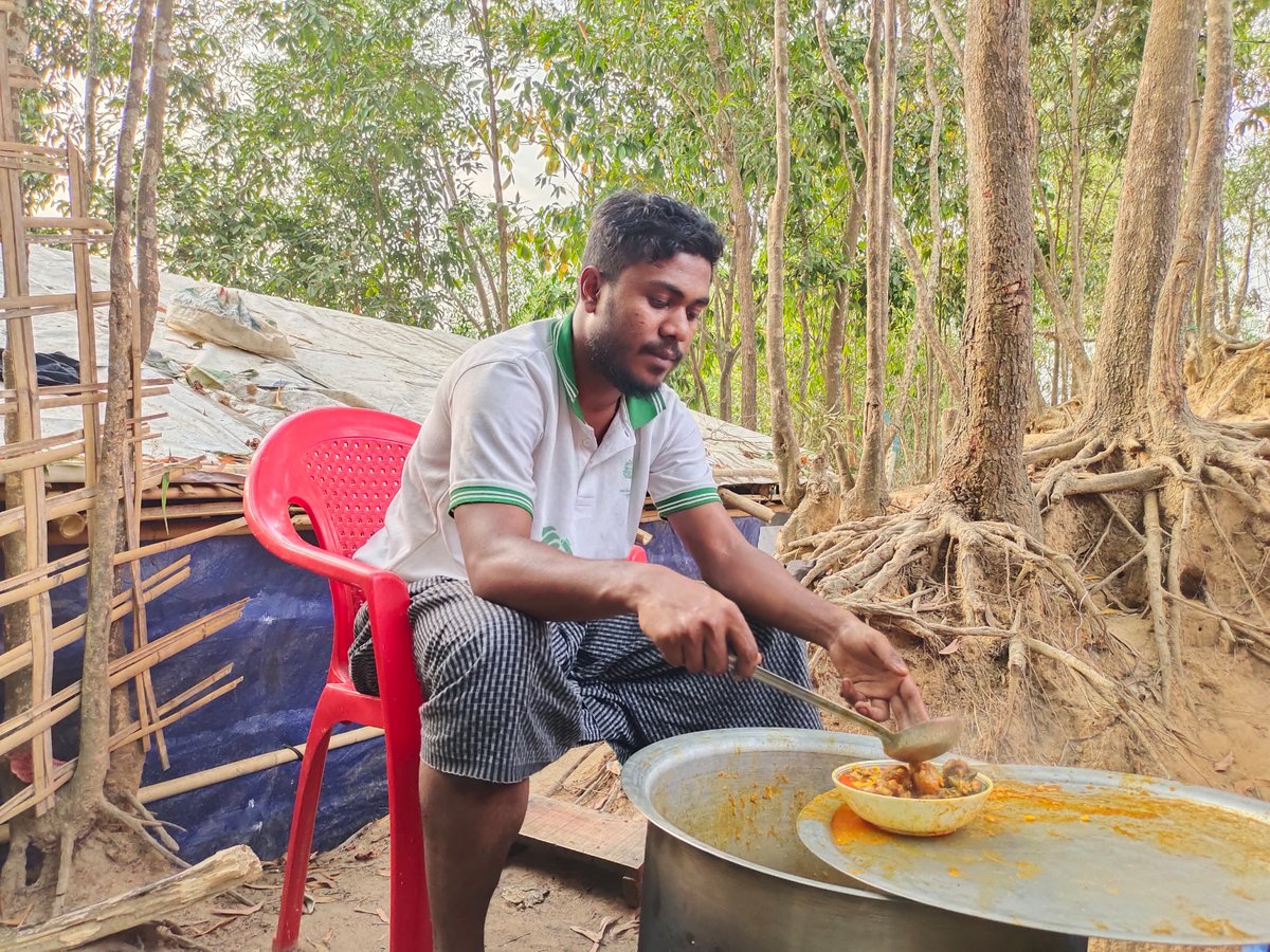 ziya_bol88455's tweet photo. With each donation, YOU DRAW A SMILE and EARN THE REWARD OF MERCY and charity in https://t.co/9zFRykdjNU meal appeal for Sehri to needy family
#Ramadan2024
#iftardistribution
#SehriDistribution 
#makingeveryonehappy
Continue your support 
Ziabul Hossain Academic Center
@Follower https://t.co/icLSXGCcmO