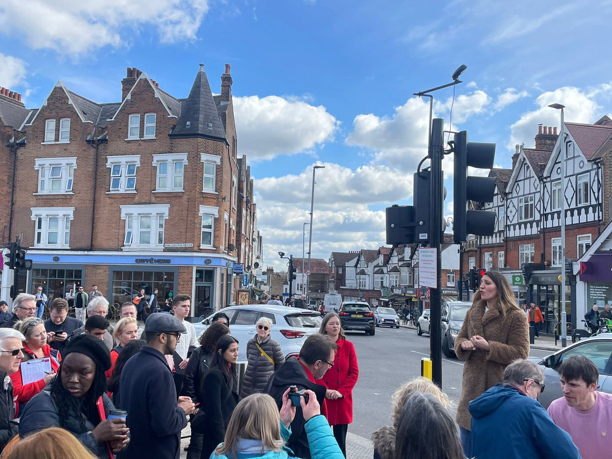 Fantastic to be out with @PutneyFleur, @LeonieC and the @WandsworthLab team this morning in Southfields. There was a brilliant response on the doorstep with voters clear they’ll be backing @SadiqKhan on 2nd May.