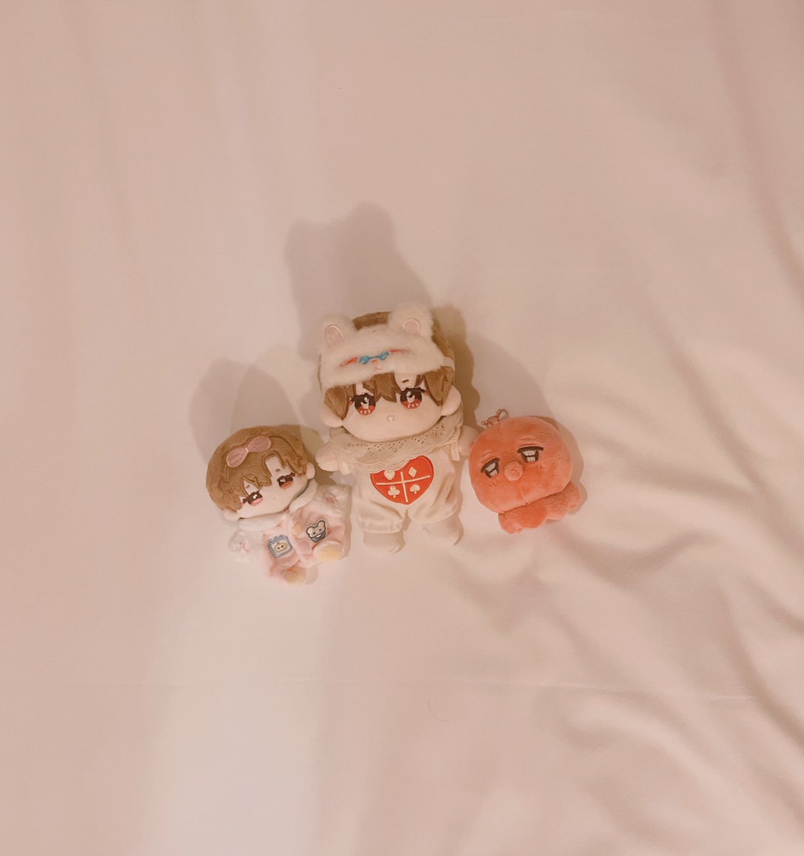 kjmlazzo's tweet photo. 新旧ぬい大きさ比較

#ハレルヤベイビー https://t.co/L8hmBt7DCw