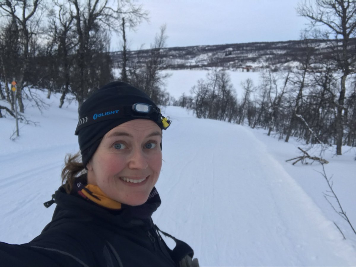 Bild från veckan innan jag blev sjuk 2020. ⛷️ 
Jag saknar mitt gamla liv så mycket, och skulle ge allt för att få tillbaka det jag hade. 

Men #LongCovidAwarenessDay var ju igår?
Jo, fast arbetet att informera om postcovid fortsätter ALLA dagar året om, tills vi får vettig vård.