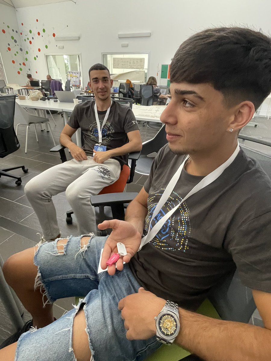 👉🏻 Equipo #GC001 los primeros en entregarnos el pendrive de su proyecto 💪🏼💪🏼💪🏼

¡Suerte! 🍀

<a href="/Hack_ForGood/">HackForGood</a> <a href="/ULPGC/">ULPGC</a> 

#hackforgood #h4gcan