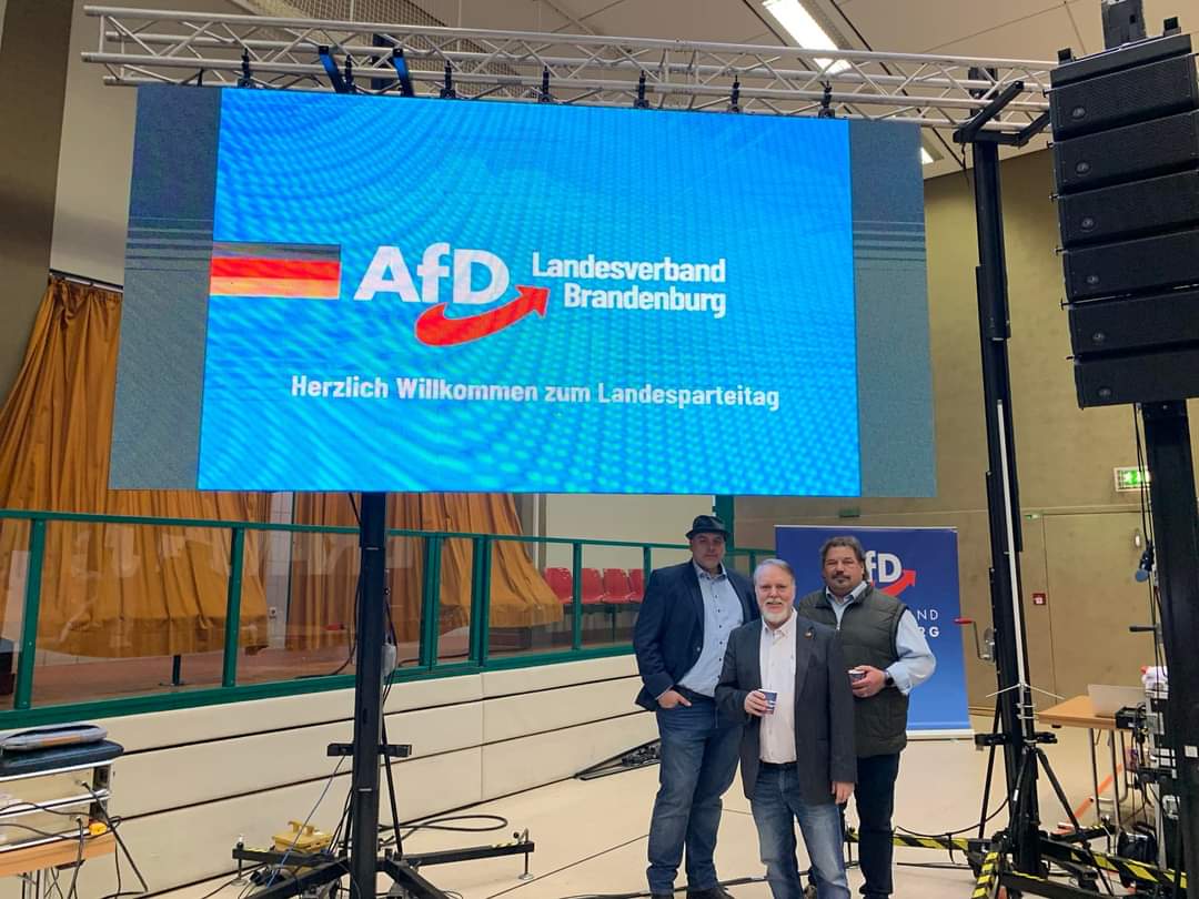 VORORTAKTUELL's tweet photo. AKTUELL
AFD LANDESPARTEITAG AM 16./17.MÄRZ
IN DER WIESENHALLE
IN JÜTERBOG / BRANDENBURG.
Fotos: AFD ELBE-ELSTER
#AFD #HOLDIRDEINLANDZURÜCK #FRANZWIESE #BIRGITBESSIN #ANDREASKALBITZ #CHRISTOPHBERNDT #RENESPRINGER #BRANDENBURG #DEUTSCHLAND #PARTEITAG #VORORTAKTUELL
. https://t.co/H9R5j93MAw