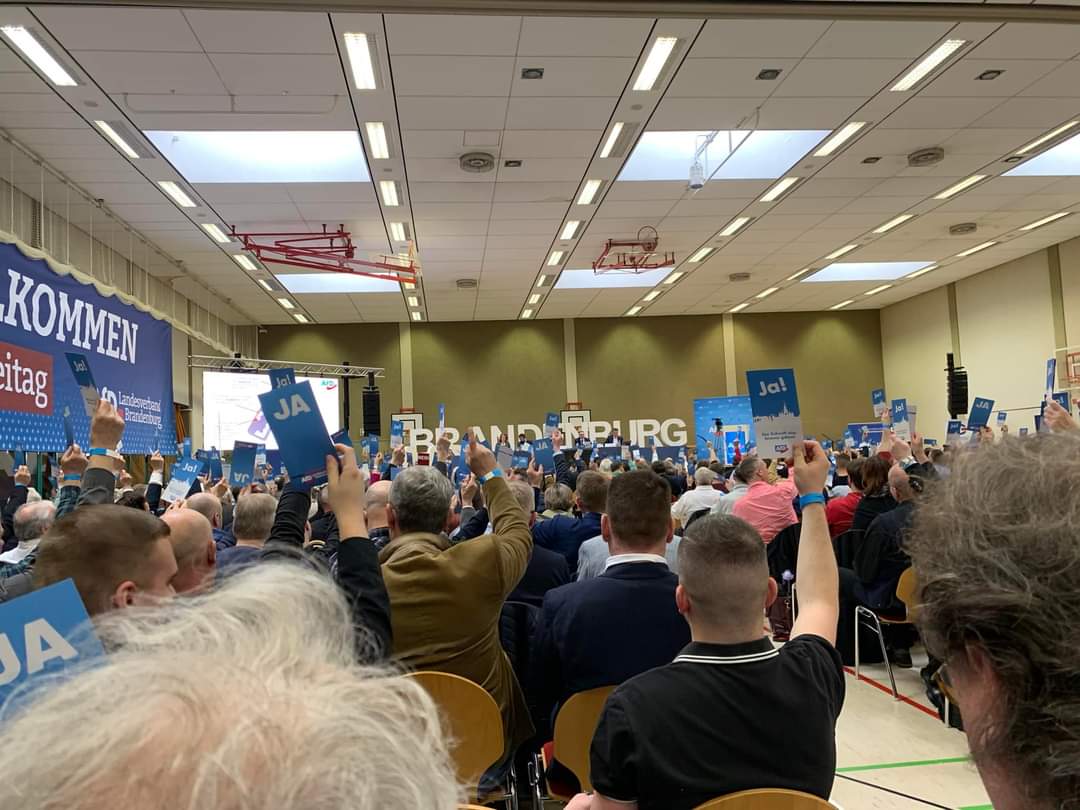 VORORTAKTUELL's tweet photo. AKTUELL
AFD LANDESPARTEITAG AM 16./17.MÄRZ
IN DER WIESENHALLE
IN JÜTERBOG / BRANDENBURG.
Fotos: AFD ELBE-ELSTER
#AFD #HOLDIRDEINLANDZURÜCK #FRANZWIESE #BIRGITBESSIN #ANDREASKALBITZ #CHRISTOPHBERNDT #RENESPRINGER #BRANDENBURG #DEUTSCHLAND #PARTEITAG #VORORTAKTUELL
. https://t.co/H9R5j93MAw