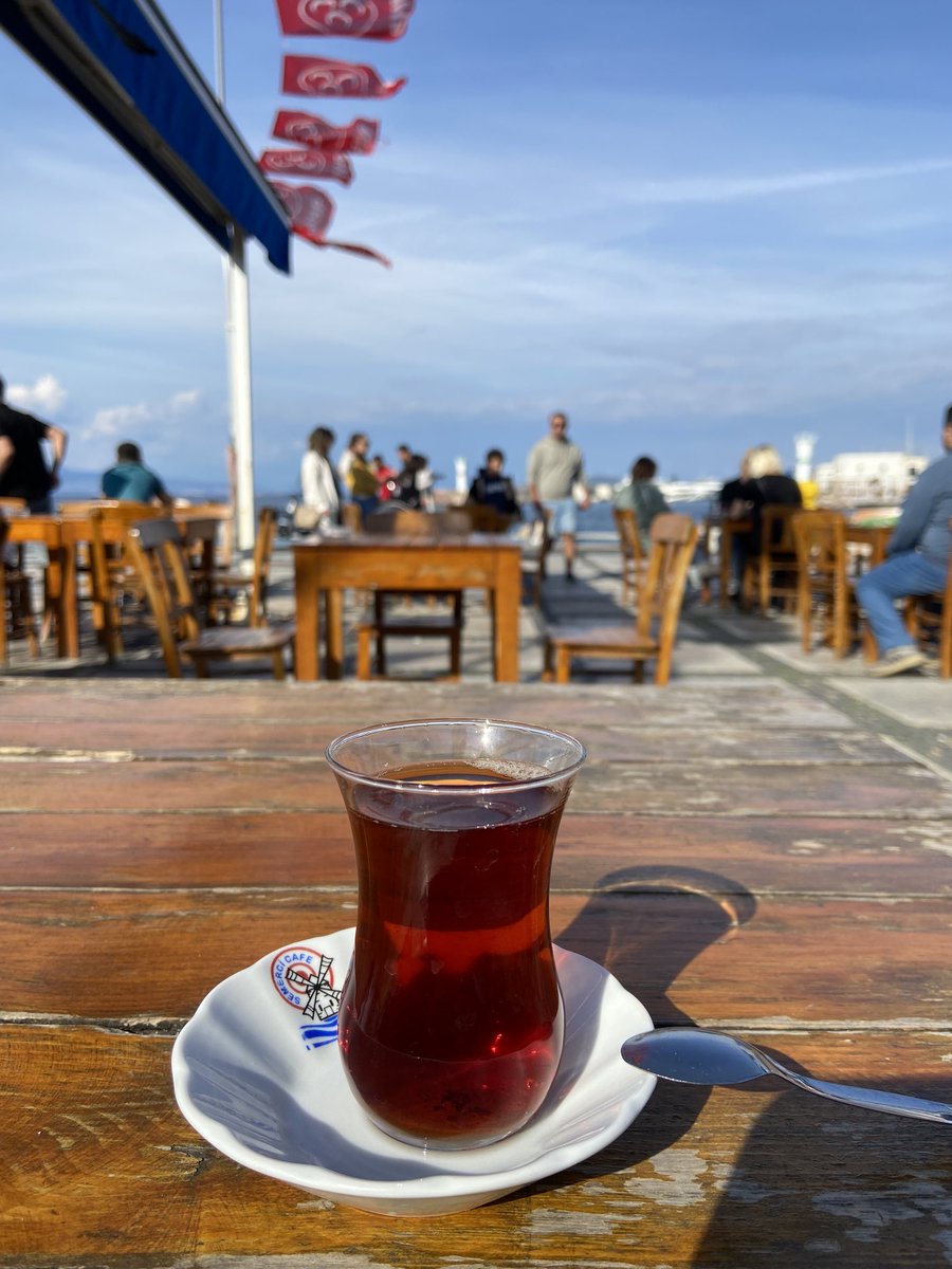 diamido1's tweet photo. Bir çift söz
bir tutam deniz
bir bardak çay
bir anlık özlem
bir nefes cigara 
hepsi bir müddet
.
Ya yarım kalanlar..? https://t.co/xw63YhWR3h