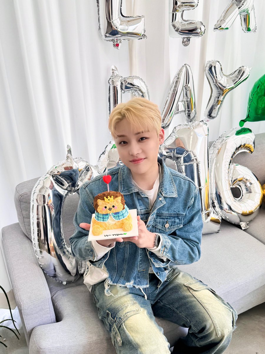 XODIAC_MEMBERS's tweet photo. [#렉스] 

쏘블리덕에 행복한 생일보내기 성공 !!!!!!
고맙고 사랑해요오 ~~~💚🤍🫶

#XODIAC #소디엑 #LEX #렉스 https://t.co/WbEj66rLtt