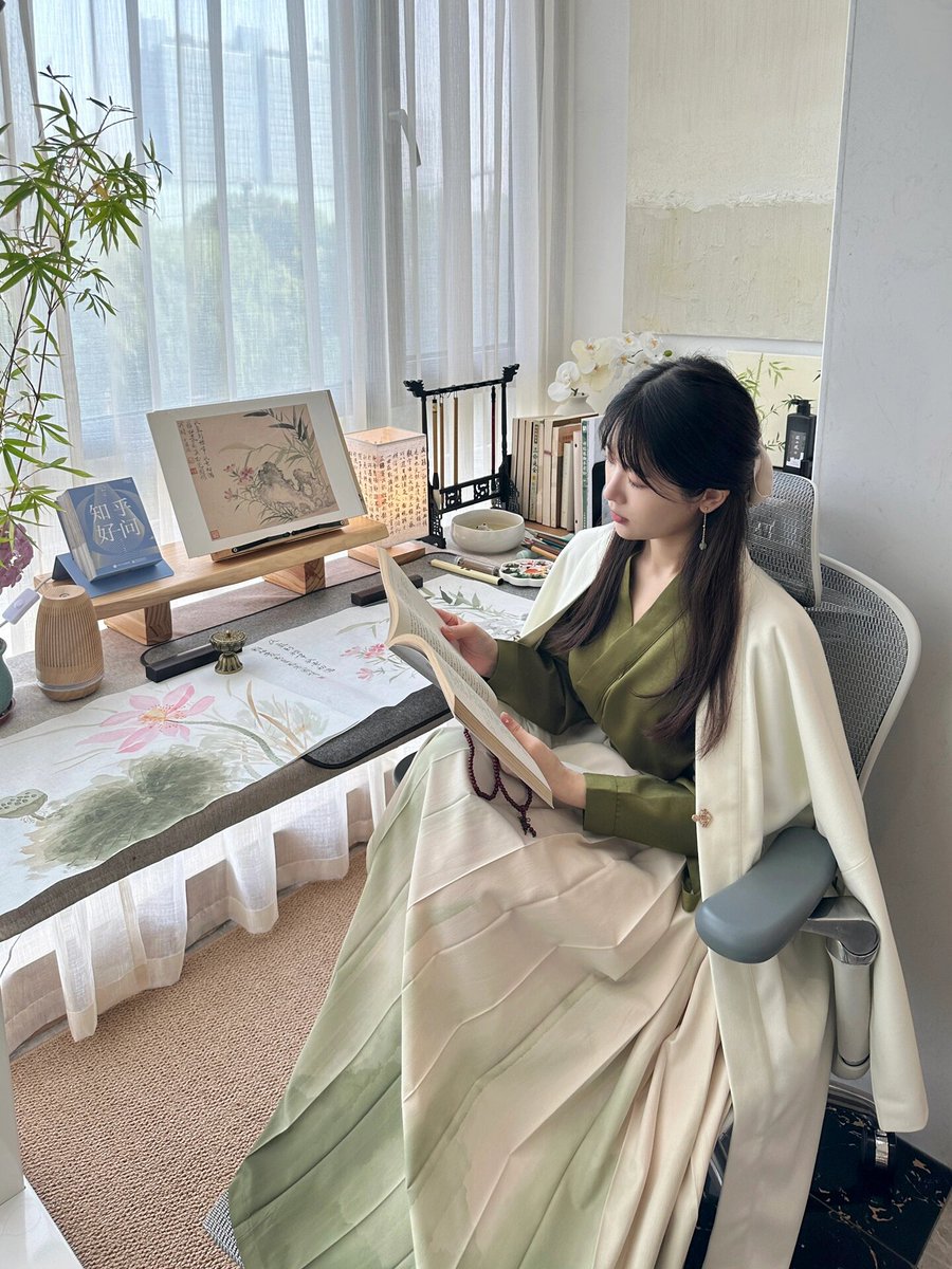 gululutu's tweet photo. Have a good weekend.
周末愉快
#happy #life #weekend #book #break https://t.co/LPwWNVzbp0