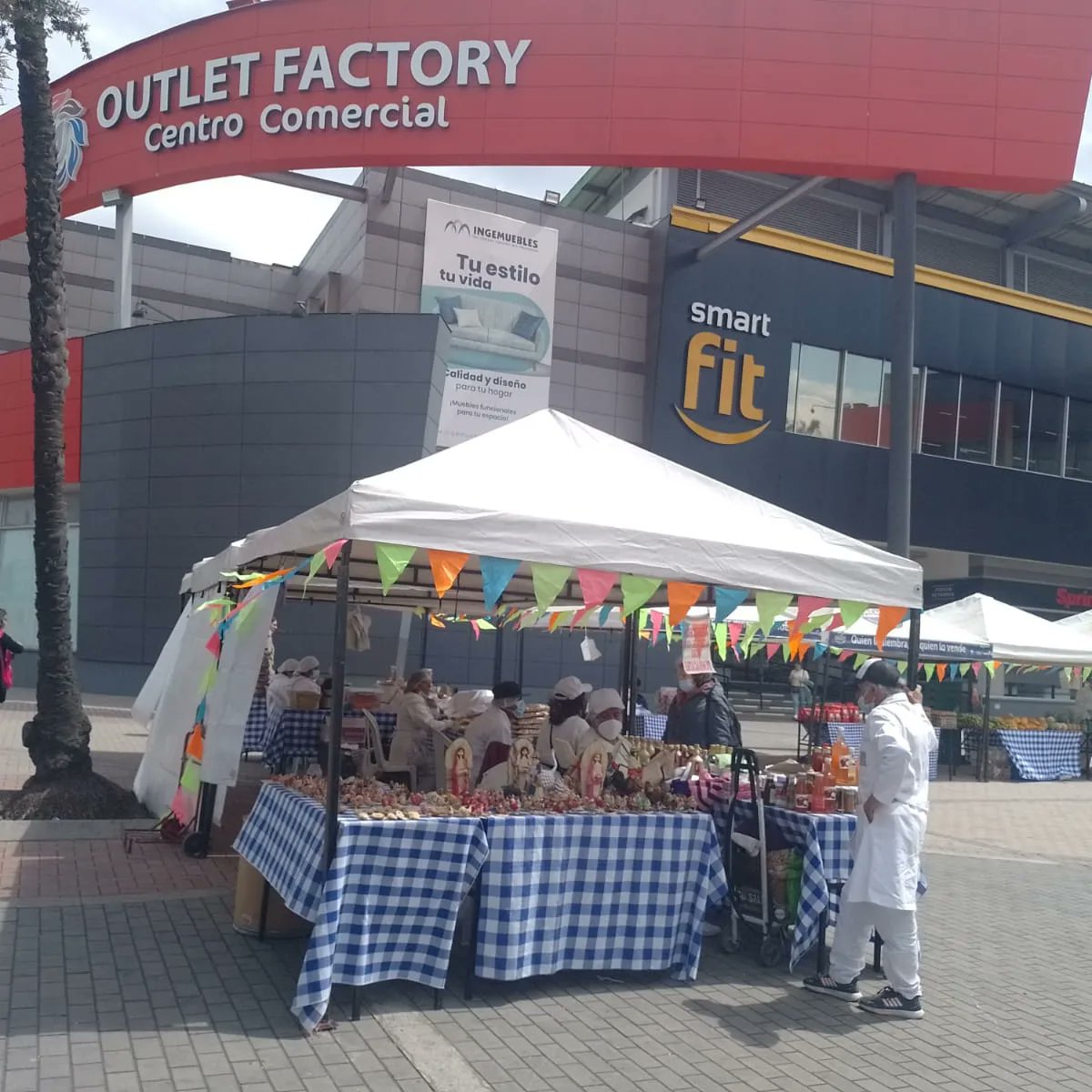 mdoscampesinos's tweet photo. #AGROCOMUNAL y Outlet Factory adelantan #MERCADOCAMPESINO en OUTLET FACTORY Centro Comercial
14 de marzo #QuienLoSiembraLoVende
#EjercitoNacional #AgroComunal #CampoEnLaCiudad #MercadoCampesino #ElDeVerdad #Colombiacontraelhambre https://t.co/ZlDlZEuGMe