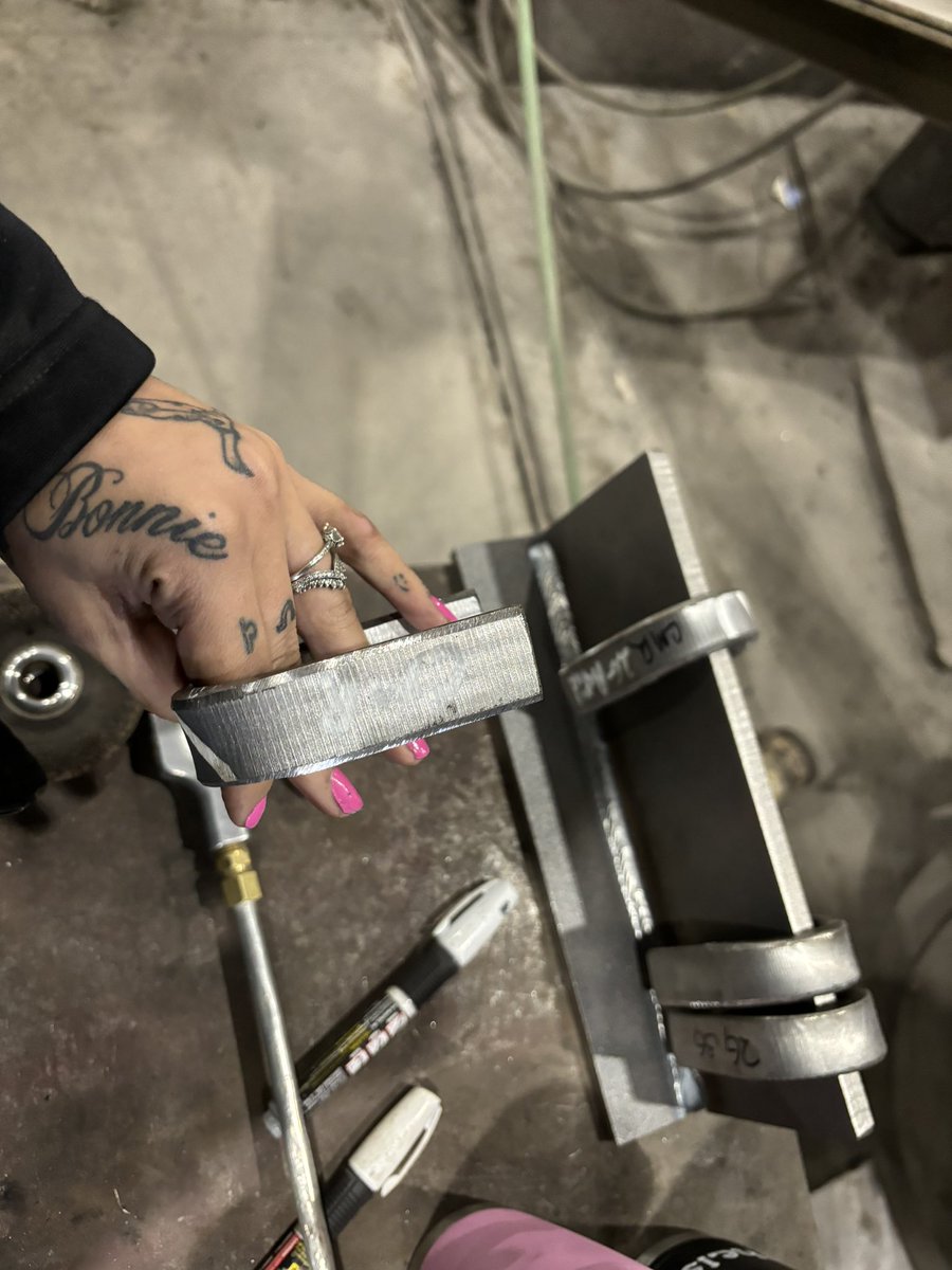 𝐜𝐞𝐫𝐭𝐢𝐟𝐢𝐞𝐝 🤓👩🏻‍🏭🥳🙏🏼