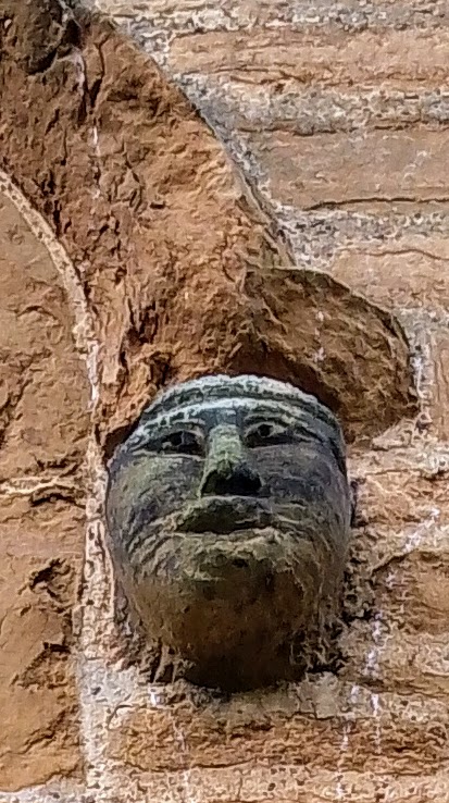 phil0073's tweet photo. On Southern Church Aisle window. Eastern side Stop. #PhilOnaBike #StoneworkSunday #Februaryfaces (I know early for next year...In hope!) https://t.co/fF3lCNqtvN