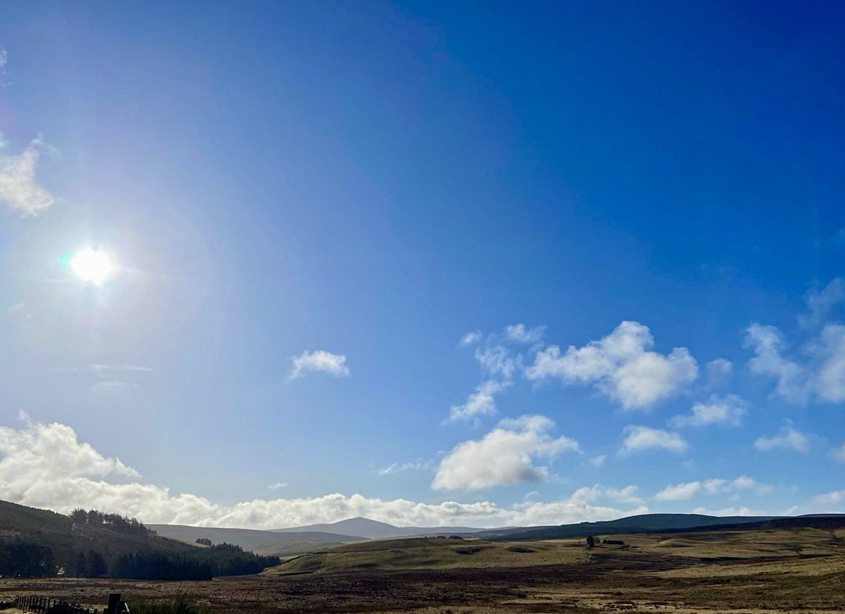 Stunning early-Spring morning in #TheCabrach for workshop No.2 of our Cutting Through project. Wishing everyone a lovely weekend.