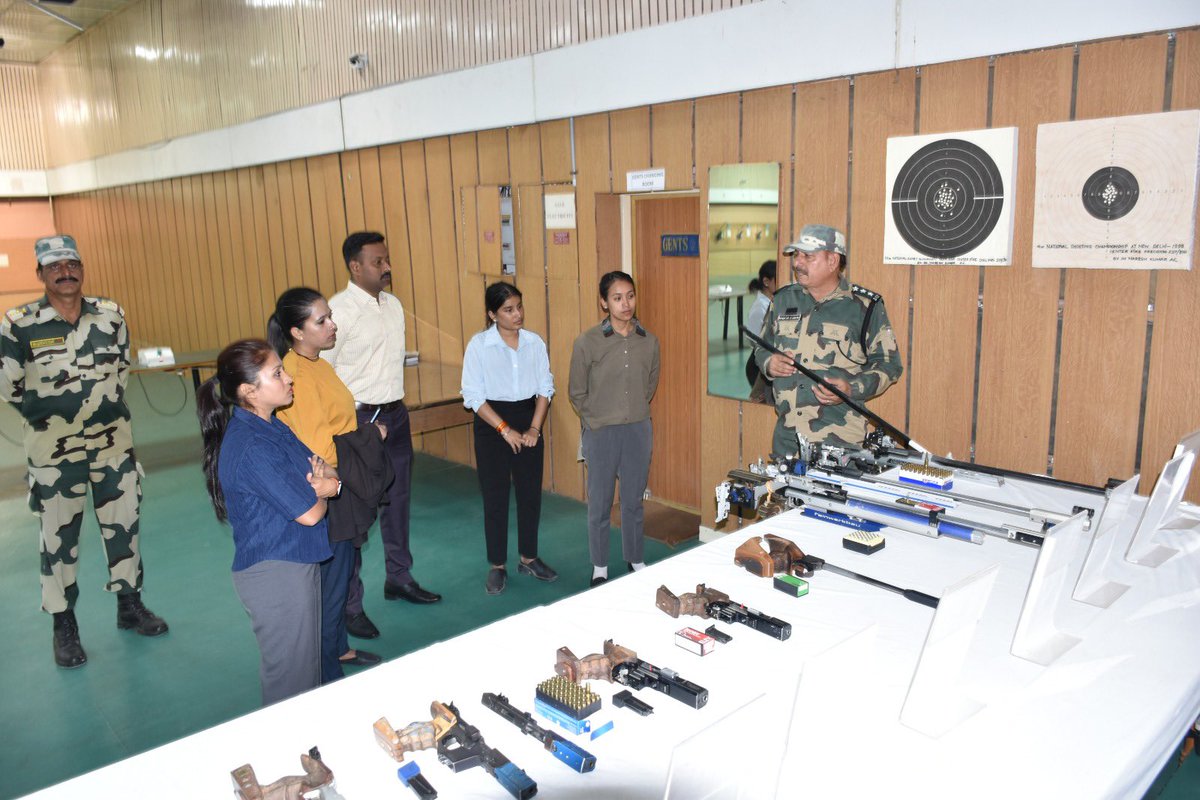 BSF_CSWT's tweet photo. Taking a step ahead as per MOU between BSF and Rashtriya Raksha University, Gandhinagar, Mr. Raghunaathen Research and Nodal Officer, Ms.Tanvi Singh, Asstt Professor and 3 others visited CSWT and STC Indore on
14-15 Mar. Points for future cooperation were discussed and finalised. https://t.co/9LOtBoZb1F