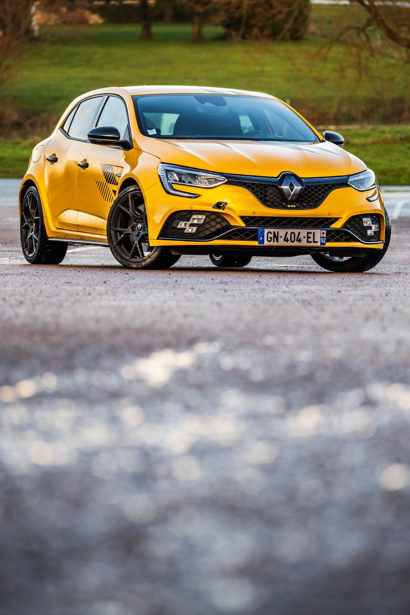 Le Stagiaire de Hoonited tweet media