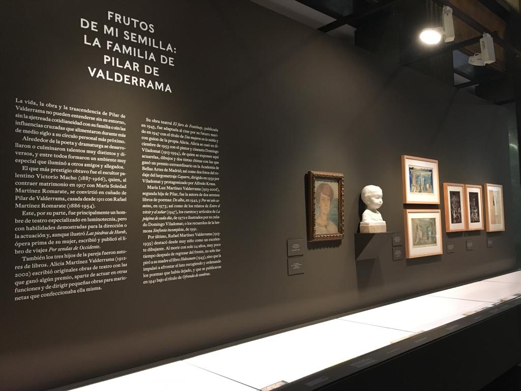 InstCervantes's tweet photo. #PilarDeValderrama también se relacionaba y debatía por correo con otros grandes de la cultura 🇪🇸, como #Azorín o #Aleixandre.
Algunas de esas cartas pueden leerse en la exposición #LasPalabrasDeUnSecreto, que permite adentrarse en la vida de esta mujer imprescindible. https://t.co/q5pUYS2mYX