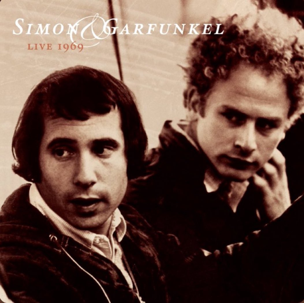 I’m listening to Simon & Garfunkel ”#Live1969” on my going home🚃💨
Have a nice evening🌟

#SimonAndGarfunkel
#PaulSimon
#ArtGarfunkel
#TheSoundOfSilence🤍