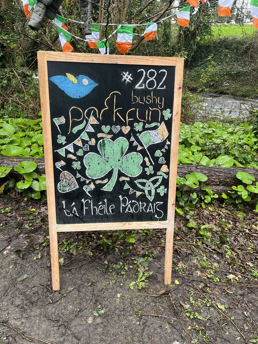 Irishdazzy's tweet photo. Ah what is bit of rain - not stopping anyone doing parkrun Saturday - look at this fab Board @BushyDUBparkrun #parkrun #isallwearinggreen #stpatrickweekend https://t.co/eiVH6r3yw8