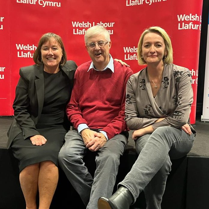 .@MarkDrakeford's leadership of #Wales has been an example of selfless public service that is too often missing from our politics.   He has led our nation with integrity and compassion.   Mark, thank you for everything you have done.