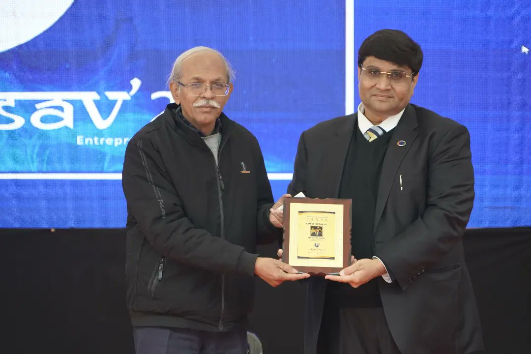 udyamitsav's tweet photo. Snippets from the Panel Discussion on "Current Entrepreneurship Landscape and GOI Support", moderated by Ishan Verma and ft. Rahul Sahai &amp; @_iamsamiullah, held at the @udyamitsav'24, 2nd Entrepreneurship Fest of @IITJammu

--
@Premveer_Singh_
Convenor, Udyamitsav'24 
#startups https://t.co/9HXn6zFofL