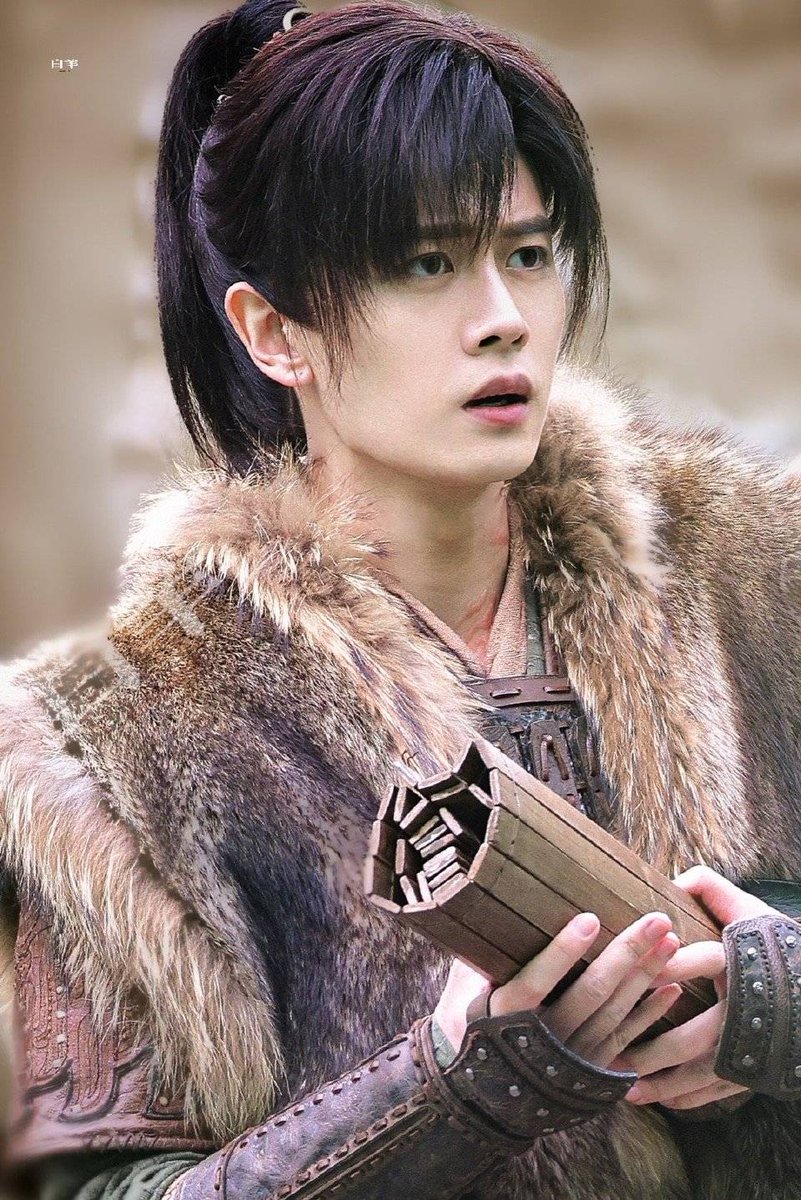 keaw_kefir's tweet photo. ชอบพรี่ ลุ๊คนี้มาก หล่อไปใหมนะ #任嘉伦llen #AllenRenJiAaLun #AllenRen #RenJiaLun #任嘉伦 #RenGuoChao #chinaactor #chinesecelebrity #chinesedrama #chineseactor #任国超 #เหรินเจียหลุน #เหรินเจียหลุน任嘉伦 #burningflames #เทพยุทธ์สะบั้นฟ้าท้าสวรรค์ #ซีรีย์น่าดู #ซีรีย์จีน https://t.co/HfaoSH3bhE