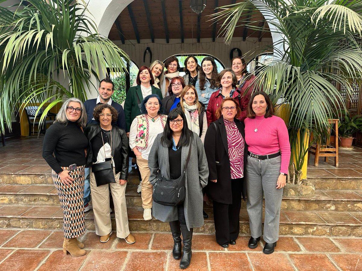 salvibenito's tweet photo. V Encuentro Andaluz de Enfermeras de #EII en Antequera , formación y constitución de grupo de trabajo . Un encuentro maravilloso, con muchas ganas de trabajar y mejorar. https://t.co/IOCsbnVrjj
