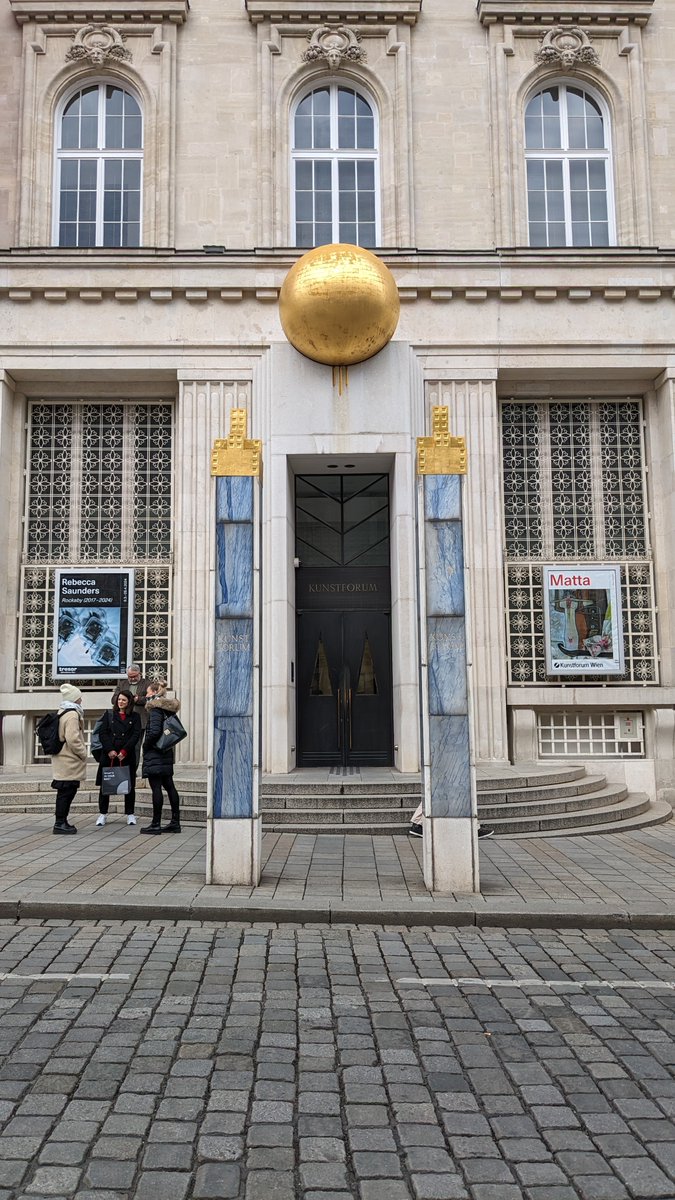 MattWeissenberg's tweet photo. I normally don't celebrate my birthday, but this year I decided to treat myself with a little trip to Vienna! I can definitely see why it's considered one of the great European cities. Not to mention that it's only a short train ride away from the Alps! https://t.co/5hlrbsZvYV