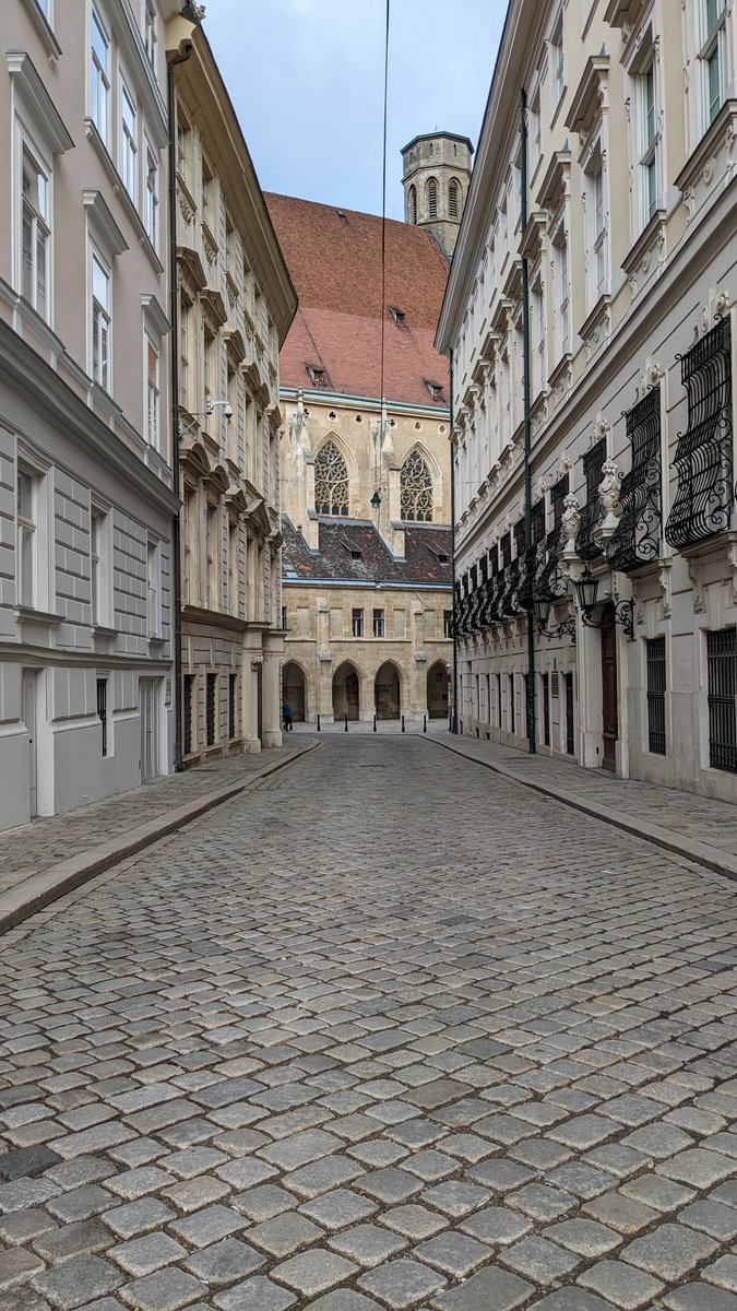 MattWeissenberg's tweet photo. I normally don't celebrate my birthday, but this year I decided to treat myself with a little trip to Vienna! I can definitely see why it's considered one of the great European cities. Not to mention that it's only a short train ride away from the Alps! https://t.co/5hlrbsZvYV