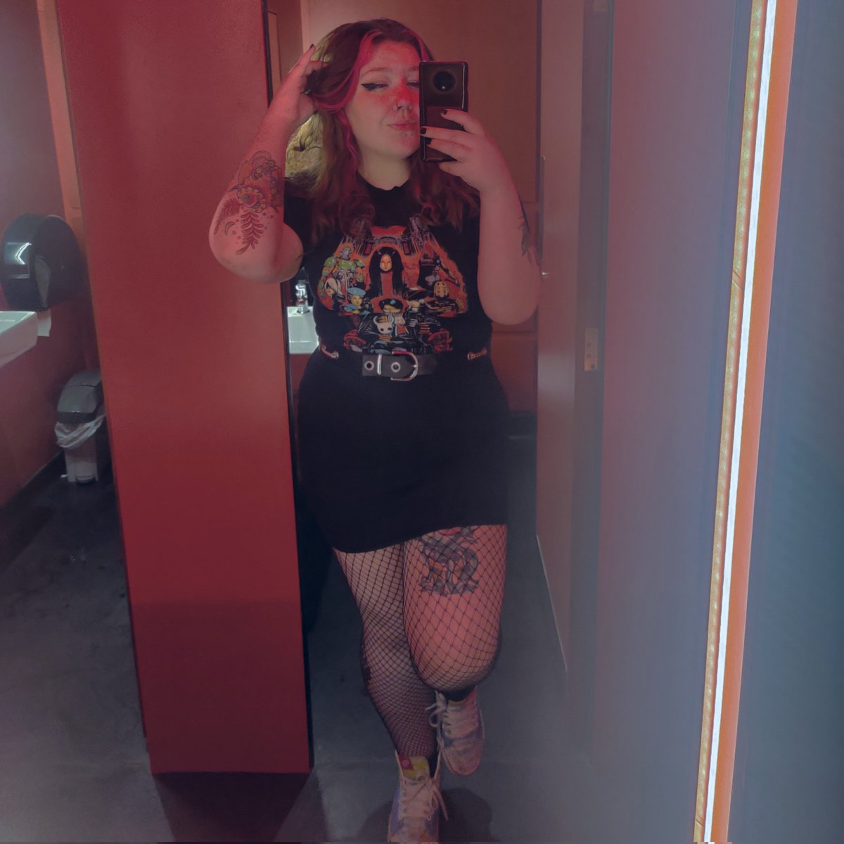 ButtonMeUp__'s tweet image. #NewProfilePic throwback to last month when i looked fine af &amp;lt;3