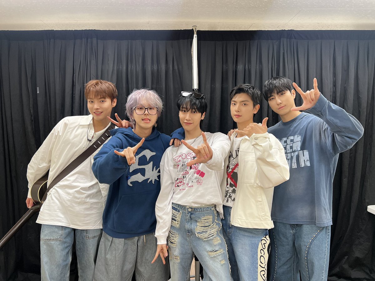 [#ONEWE]

🌼2024 Soundberry Theater🌼

원위와 함께 보낸 뜨거운 토요일!
우리 위브와 찾아와 주신 모든 분들 덕분에
너무나도 뜻깊고 즐거운 하루였습니다 🧡

또 만나요 👋

#원위 #WEVE #위브