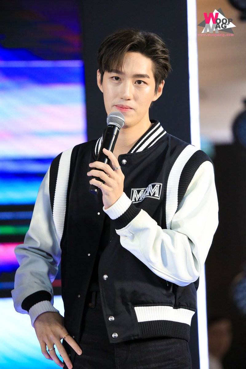 woopmag's tweet photo. " ต่อ ธนภพ ลีรัตนขจร" แขกคนสำคัญของแอร์แคเรียร์ เข้าร่วมงาน CARRIER XINVERTER PLUS - BLACK IS ELEGANT ร่วมแชร์มุมมอง รู้สึกอย่างไร? ที่ถูกมองว่า... ผู้ชาย เหมาะกับสีดำ
#thanapob_lee #ต่อธนภพ
#แอร์สีดำต้องแคเรียร์ #BLACKisELEGANT
#XisELEGANT #XinverterPlus #Carrierthailand #WOOPMAG