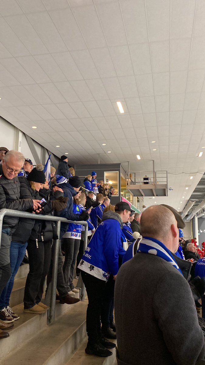 ostrand70's tweet photo. Då är vi på plats💙🤍 https://t.co/hpYeGksrP5
