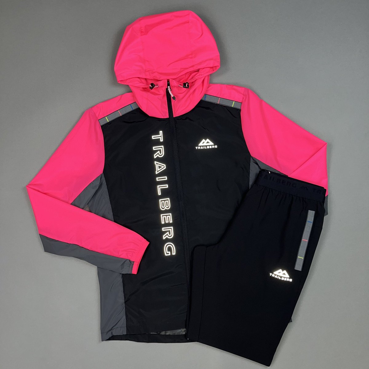 DRIPUNION_'s tweet photo. Trailberg Triathlon Tracksuit ⚡️
🔥 or 🗑️? https://t.co/qdPLbEmxp1