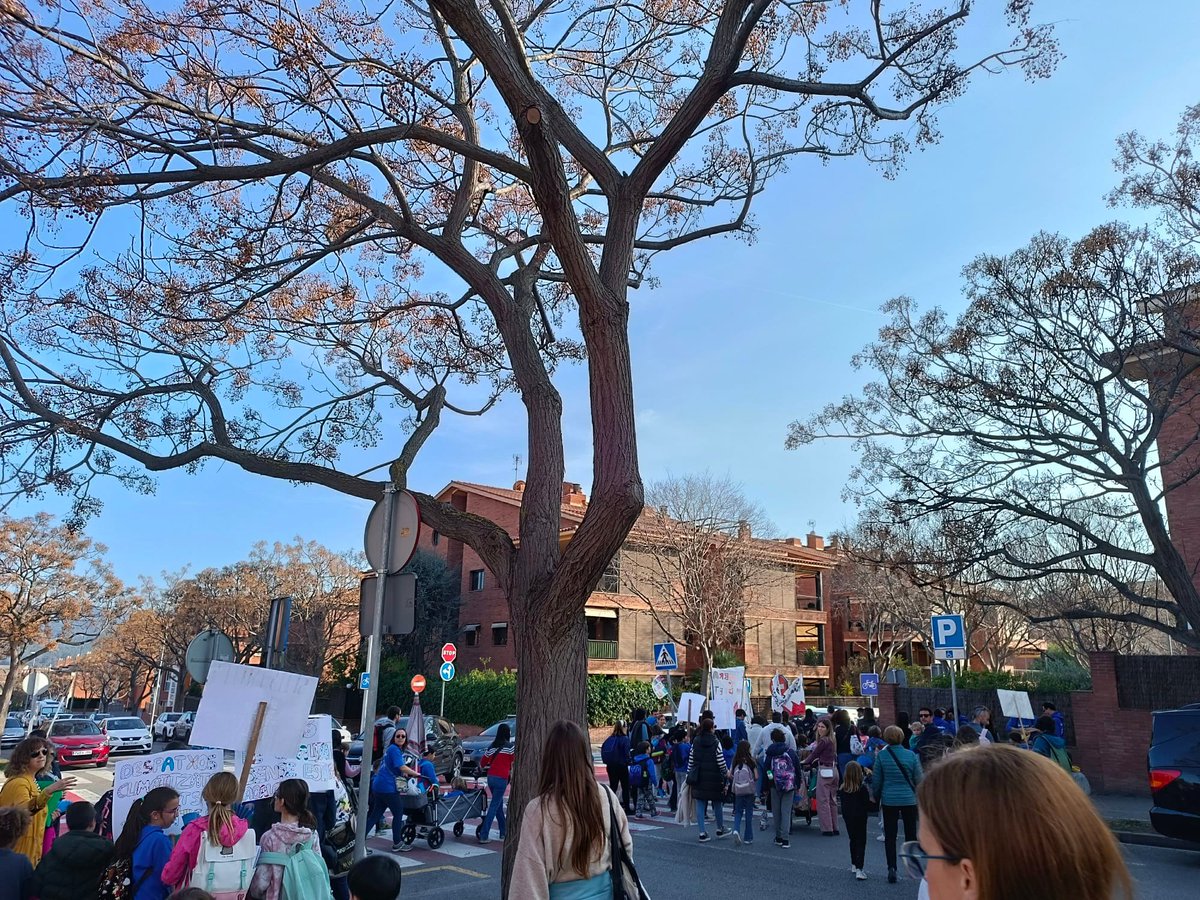 Ombres per a les Escoles Públiques Sant Cugat tweet media