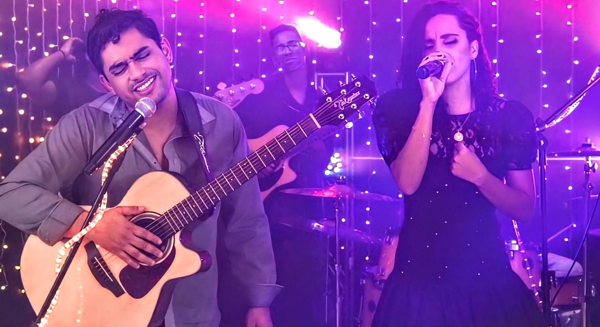 brandao59556's tweet photo. Dupla Thiago Soares &amp; Jaqueline Brandão 🙏🔥❤️🎹🎶🎙️🎚️
#reflexão #status #deus #deusvive #elevive #jesus #reels #music #gospel #fé #cristão #palavradedeus #devocional #motivacional #instastory #instagood #musicalgospel #louvor #biblia #versículos #fé #versículobiblico  #frases https://t.co/3r9GOs823f