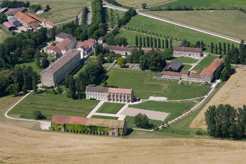 Templars_Now's tweet photo. How were the medieval Cistercians different?
✠
#CistercianOrder #CistercianMonastery #CistercianLife #CistercianTradition #MonasticLife #MonasticTradition #MonasteryLife #MonasteryArchitecture #abbey #abbeye #medival #moyenage #middleages #history
✠
https://t.co/7eyZu9JRCX https://t.co/eclQUDdLye