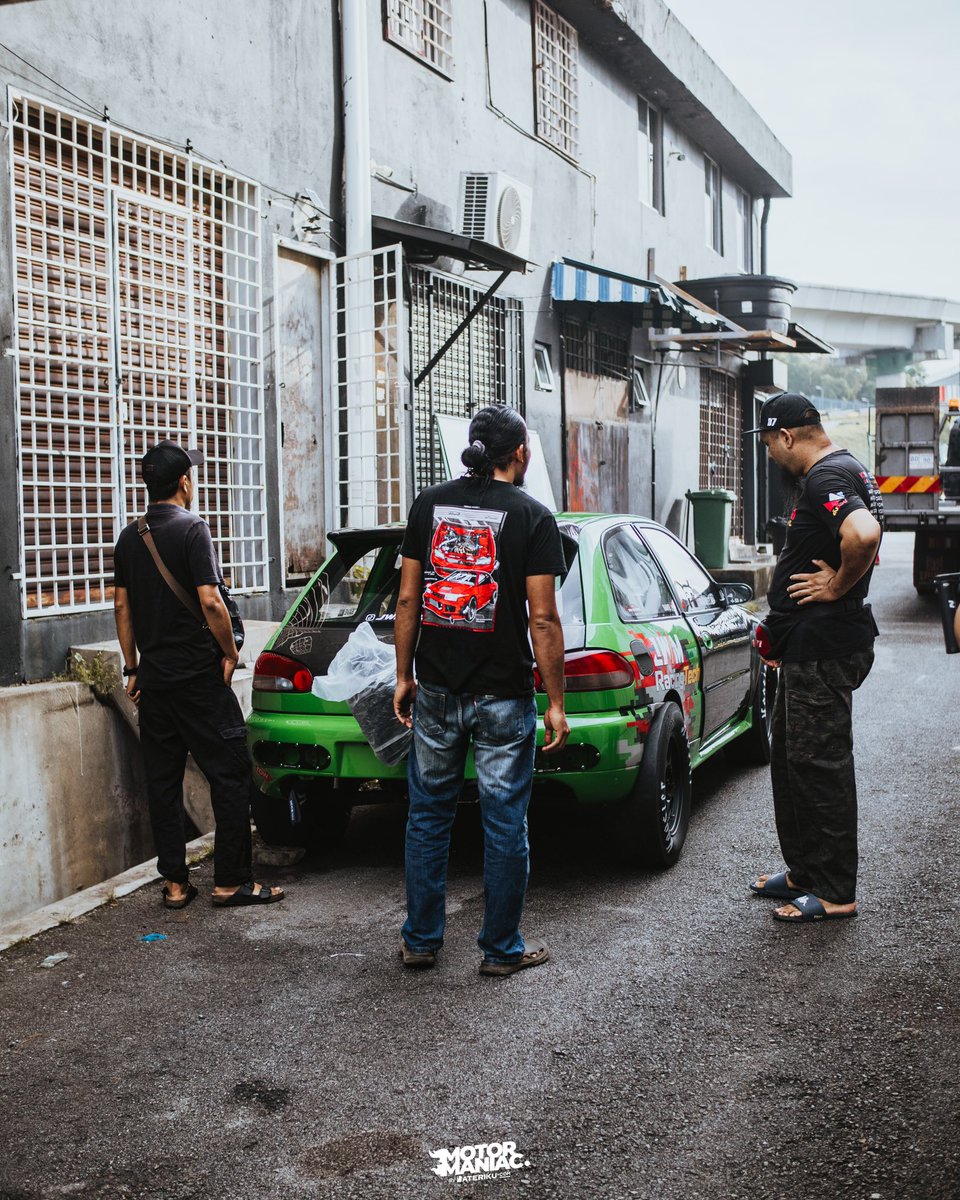 motormaniac_co's tweet photo. Biar tayar yang gemuk bukan perut gemuk masa tengahari 🏎️🌯

#setiawangsaracing #mptuner #melayuracing #hks #fconvpro  #drag #dragrace #dragmalaysia #proton #Satria #protonsatria #4g63 #evoboost #turbo #evonation #jdm #carculture #Malaysia #motormaniac #mmontop  #MTRMNC #mm https://t.co/1FliAyg0J1