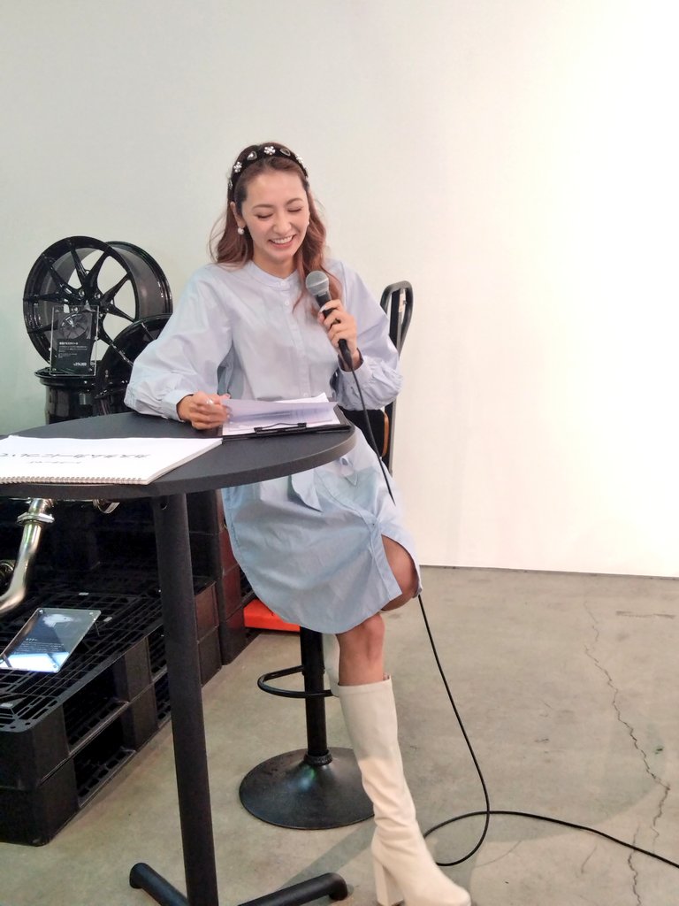 bigdeer0801's tweet photo. トークショーは見応え満点!
TOM’Sの #舘信秀 さん、日産の #柳田春夫人 さん、ARTAの #土屋圭市 さんが登壇でMCが #近藤みやび さん
見応え充分のトークショー
個人的には舘さんの
「シビックはGTカーじゃねーよ!」
がインパクト👑No.1!
#ARTAMECHANICS & #INSPIRATIONS #新木場 https://t.co/mxehaZ5wry