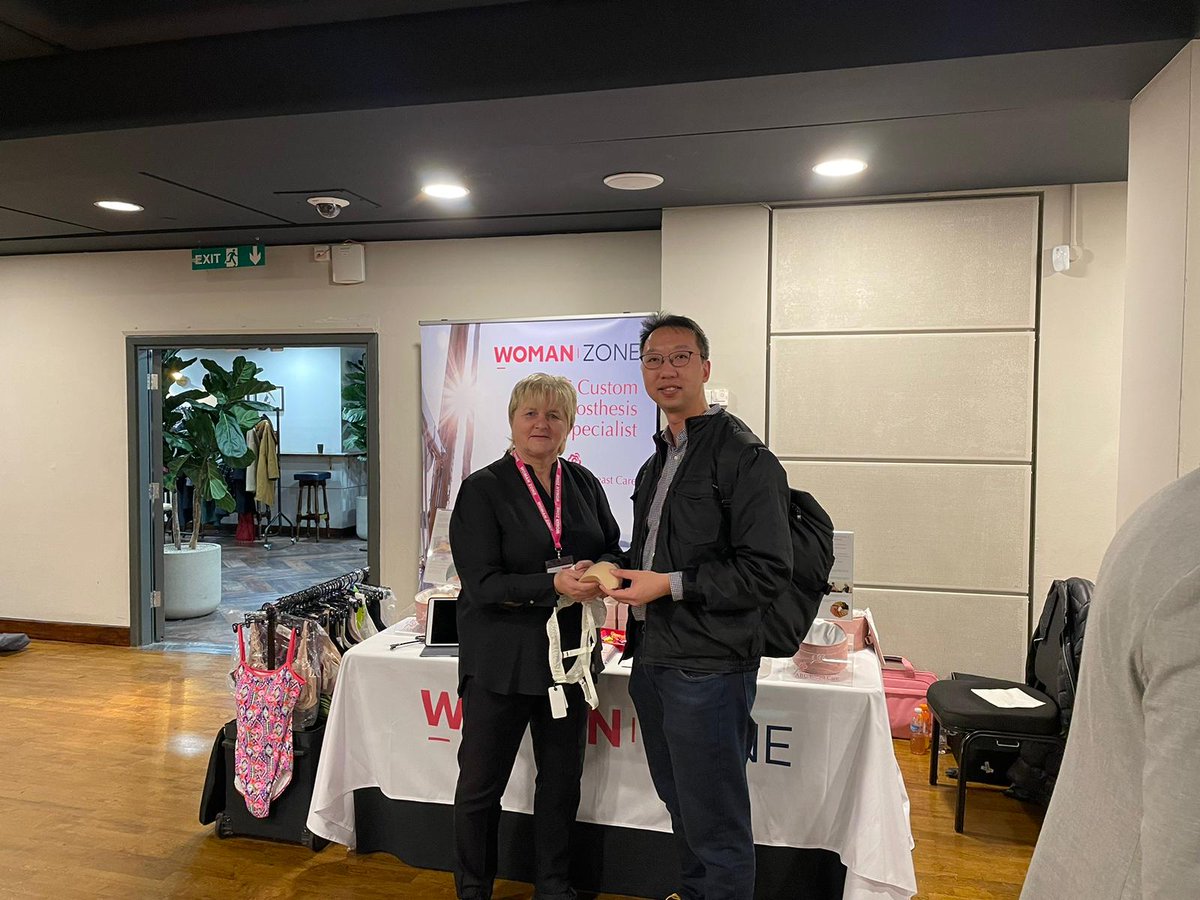 Our very own Marita and Kelly enjoyed the Association of Breast surgery conference in Leeds yesterday, thank you for having us! @ #beastcancer #breast #cancer #workingtogether #surgeons #care #ABC #womanzone