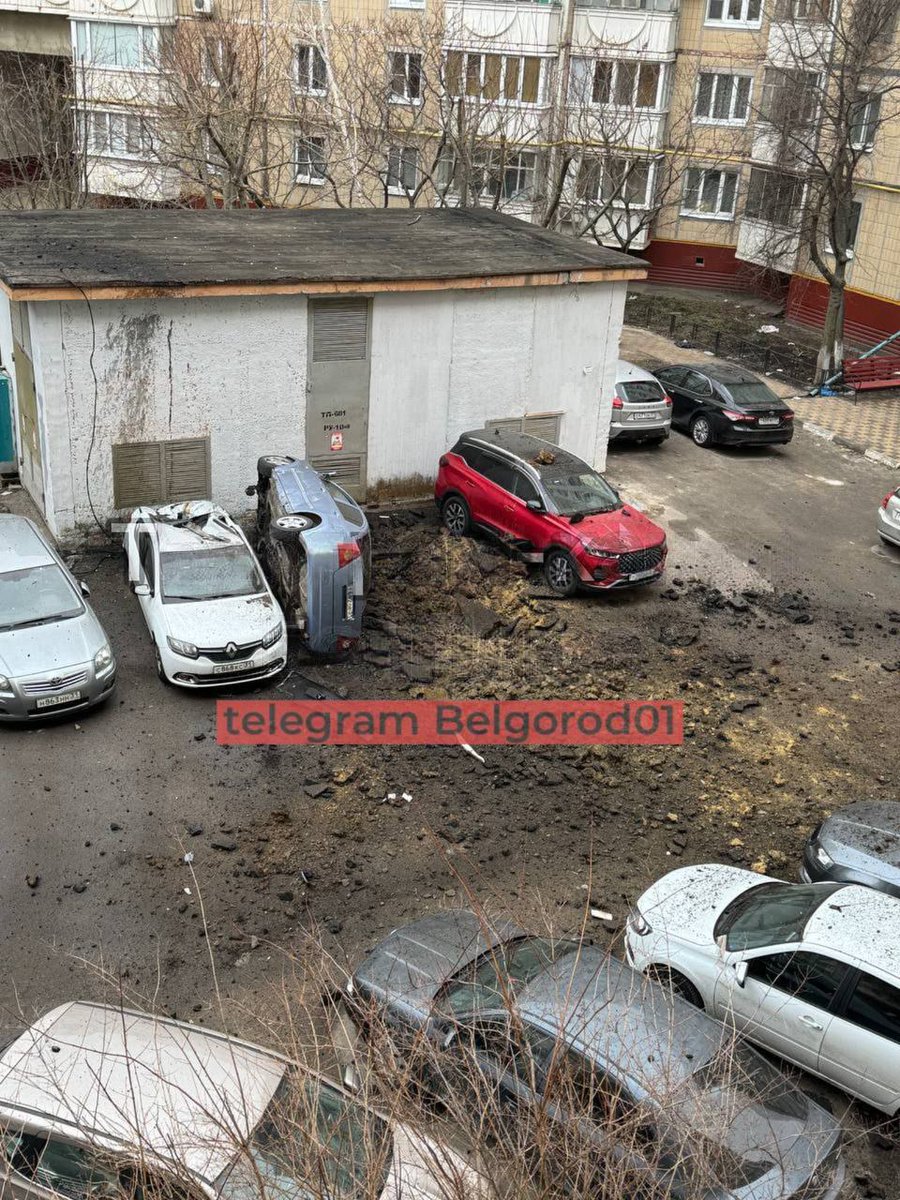 YTsiomra's tweet photo. @GeoConfirmed 16.03.2023 Belgorod,hit location on footage is 50.5581993,36.5639074 .
Also notice that missile vector is from north/north-west, this means its are Russian rocket, or artilery shell https://t.co/4In70SPIbz