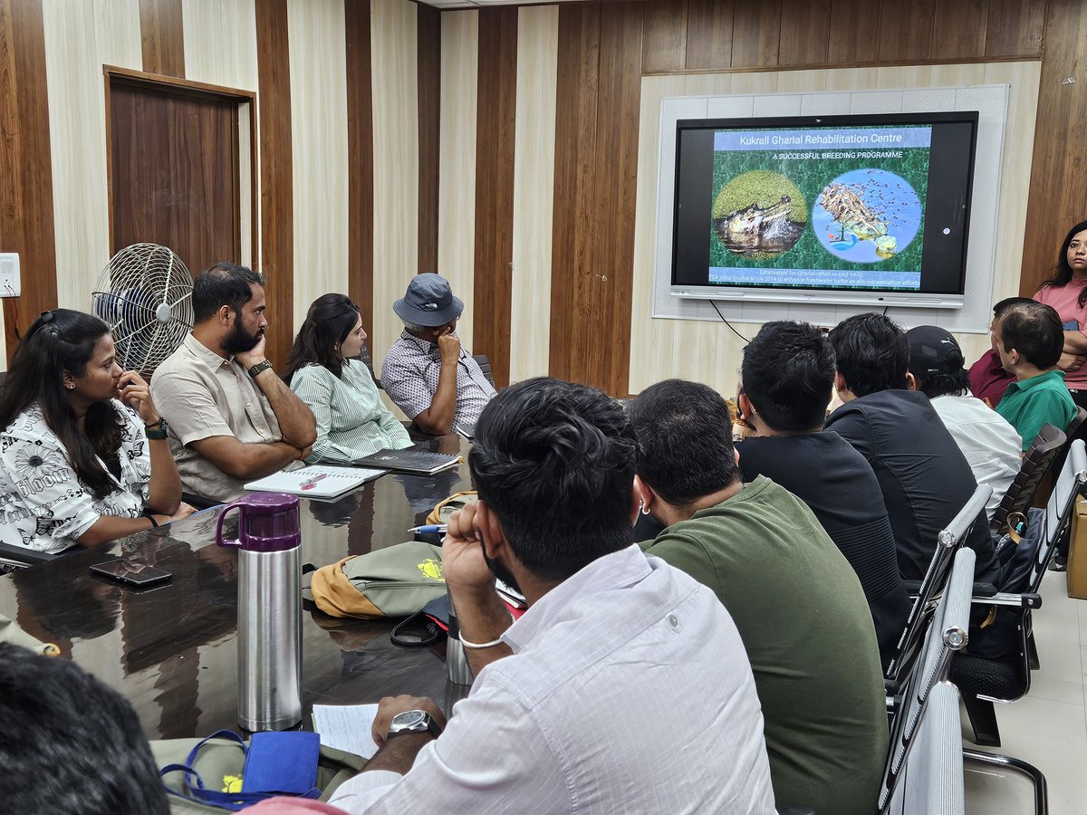 This field school is organised annually to cater the need of skill development of researchers in the field of aquatic wildlife conservation and research. This time Yamuna Chambal landscape is chosen.(2/2)