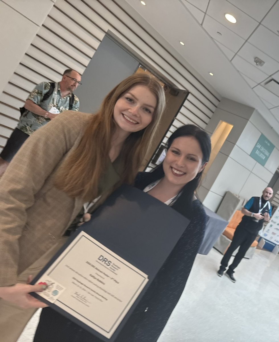 chloeedmonds7's tweet photo. I am SO PROUD of Kaitlyn Robbins for her second place poster at #DRS2024! Kaitlyn is an incredibly hardworking and talented student, and this project was a pleasure to oversee. This is certainly well-deserved! @Official_DRS 👩🏻‍🔬🎉🐷 https://t.co/beBXE2MU6v