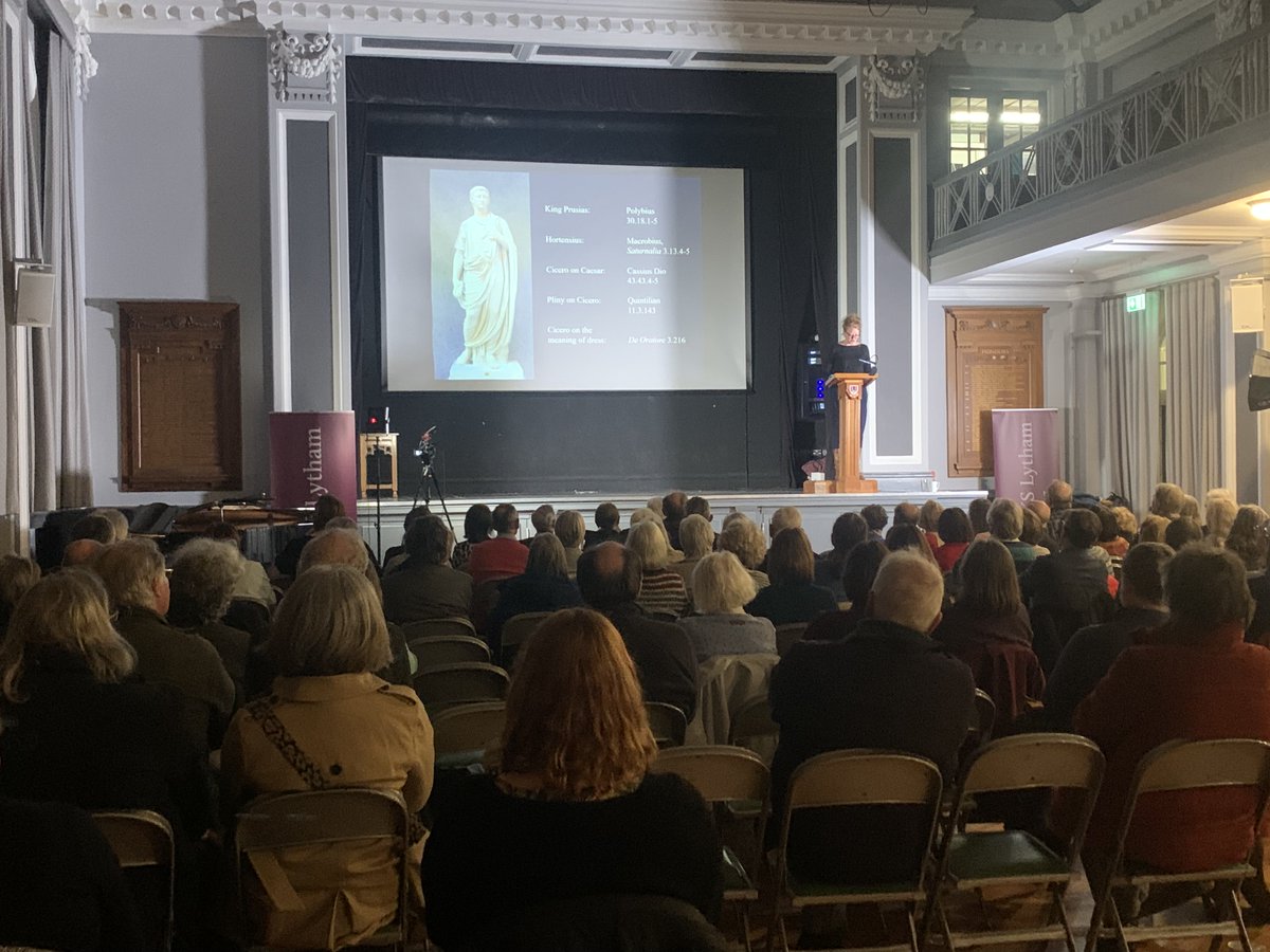 Huge thanks to Professor Rothe @OpenUniversity @Manchester_CA for a brilliant lecture on Thursday - a fantastic insight into Roman dress, showcasing how clothes were gendered and denoted status and citizenship, and just how uncomfortable it must have been to wear a toga!