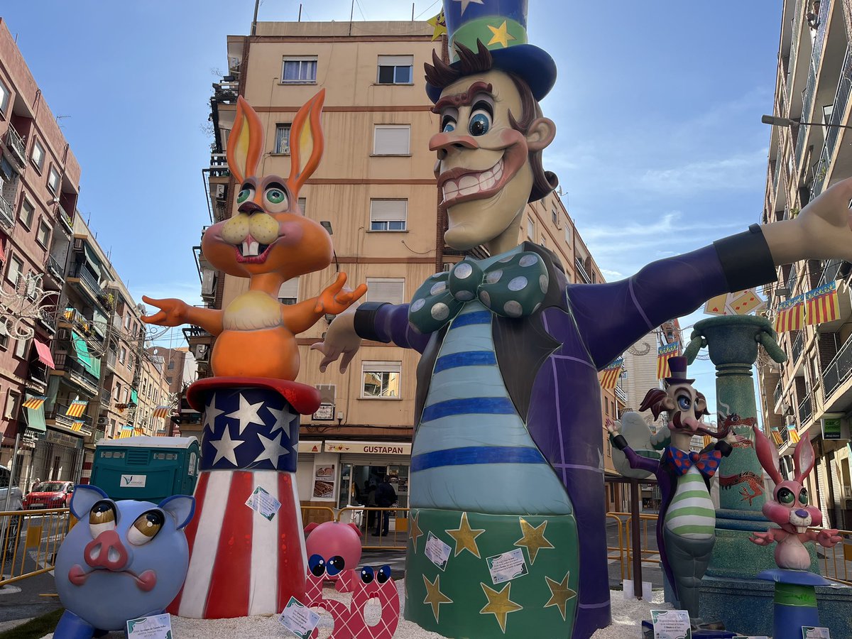 AjMislata's tweet photo. ✨ Les falles de Mislata celebren estos dies la convivència als casals. Hui, la falla Lepant-En Joan d'Àustria ha convidat a l'alcalde, @CarlosFBielsa a participar en l'esmorzar
#Mislataenfalles https://t.co/JP3nieq3ZJ