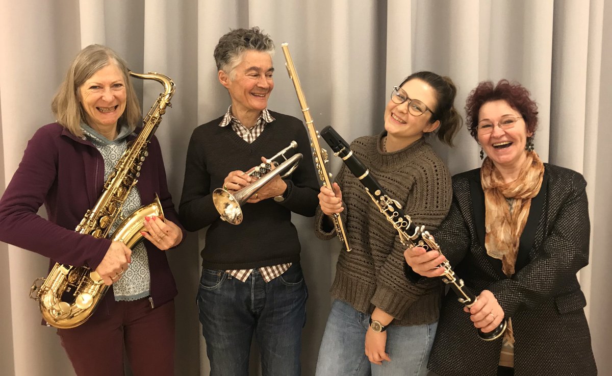 HGerlafingen's tweet photo. Frauenpower für die Harmonie Gerlafingen: 5 Neumitglieder auf einmal dürfen wir in diesem Jahr begrüssen: ❤️-lich willkommen Heidi (Tenorsax), Vreni (Cornet), Larissa (Querflöte), Marylène (Klarinette) und Damaris (Xylo, Glockenspiel - nicht auf dem Bild). https://t.co/Ce7nC1Vppj https://t.co/R8F9A8Uvx7