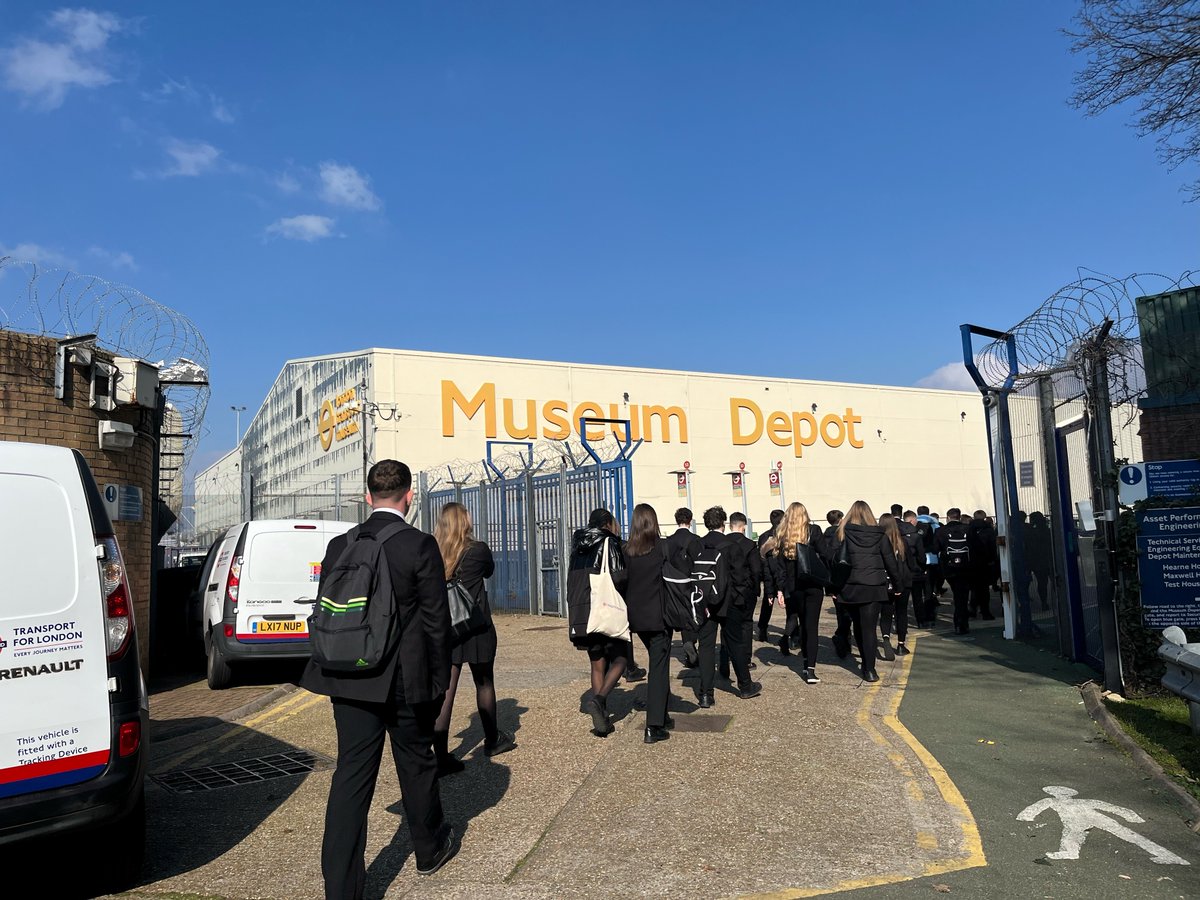 hartshillacad's tweet photo. Last week, the Science Department took 60 Year 10 pupils on a trip to the London Transport Museum for a day of engineering activities. The STEM 5 event was organised by the Heart of England Community Rail Partnership in collaboration with the Smallpeice Trust. https://t.co/4sOTihNc6Z