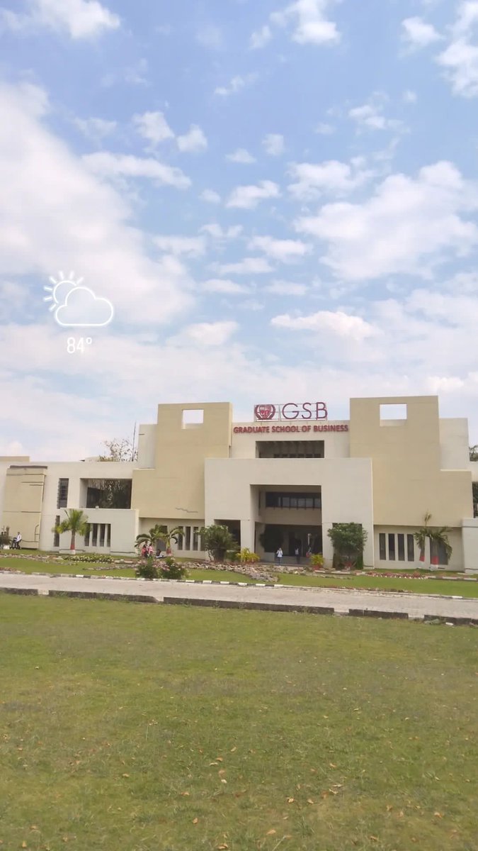 s_sayyeda's tweet photo. College life at gsb...💗🙌🏻 #lifeatgsb #collegelife https://t.co/GnC4mrn6f2